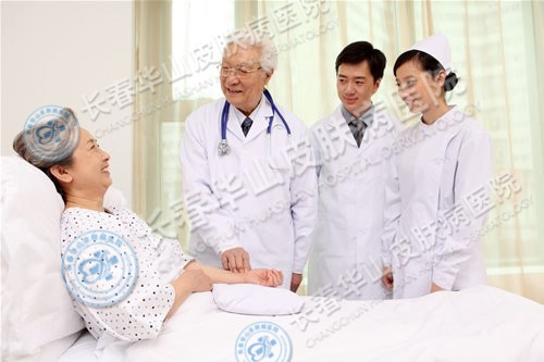 引发银屑病的因素有什么?